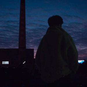 女人自己扒荫道让男人添小说
